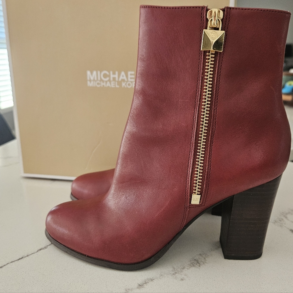MICHAEL KORS-GOOD CONDITION